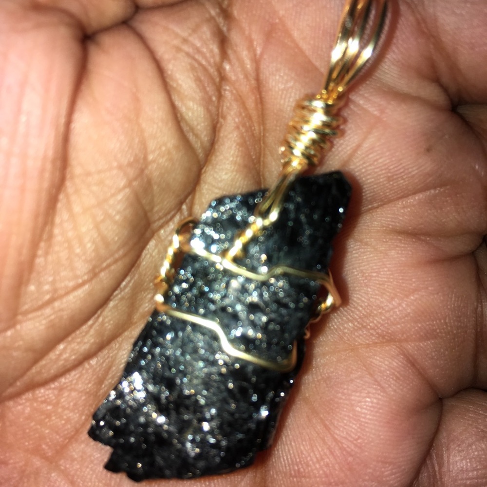 🚨SOLD🚨 Black Tourmaline Pendant
